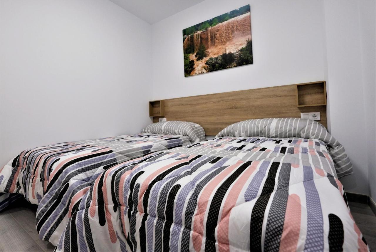Gegant De Pedra Apartaments Adzaneta Exterior foto