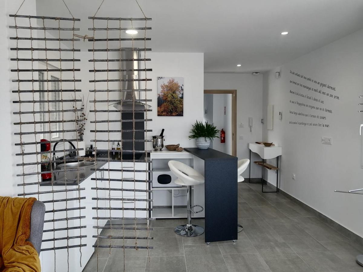 Gegant De Pedra Apartaments Adzaneta Exterior foto